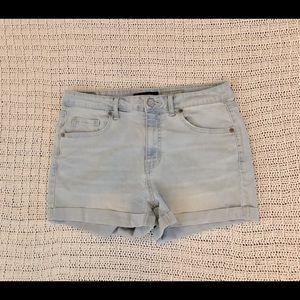 Aeropostale High Waisted Midi shorts. Size 10